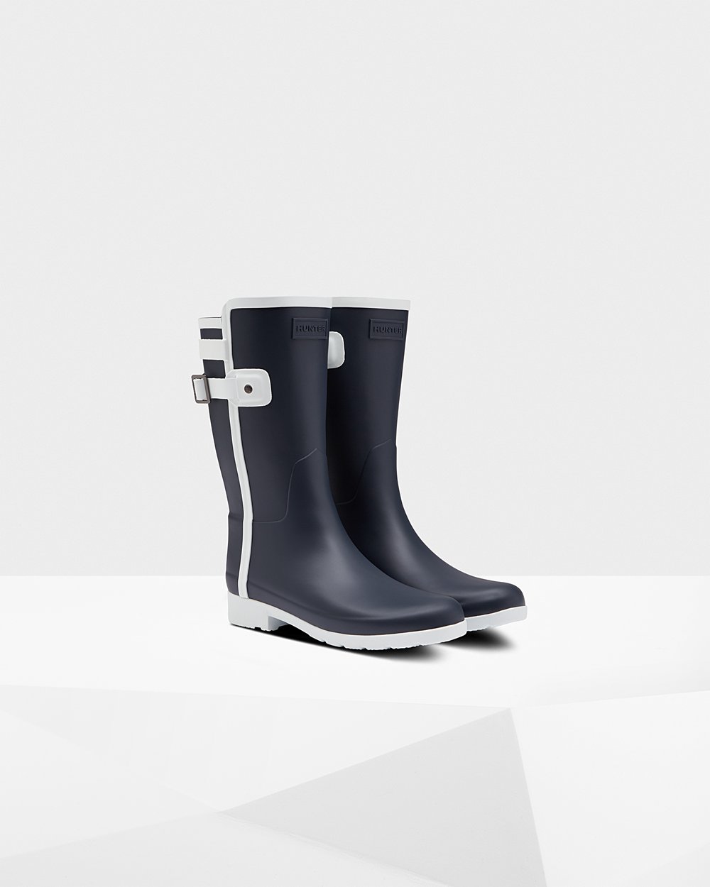 Hunter Refined Slim Fit Contrast For Women - Short Rain Boots Navy/White | India VTWPC2036